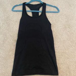 Lulu lemon tanktop